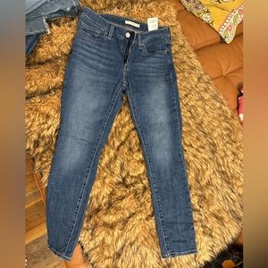 Levis 711 Skinny jeans size 29w 28L